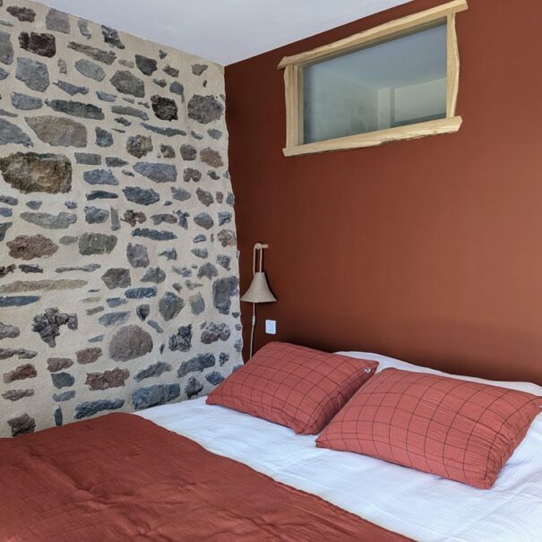 chambre d'hôtes en pierre de Pouzzolane - Haute-Loire